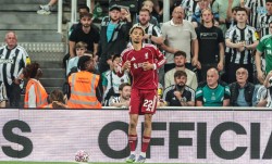 曼联又买错了？埃基蒂克3球1助约克雷斯2球 舍什科还没首发