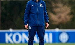 国米将为冲击双冠王而轮换意甲第八年薪的教练加鸡腿在即