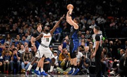 默里33+5弗拉格伤退 掘金力克独行侠迎三连胜