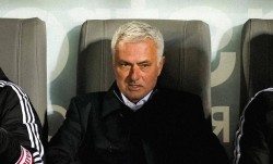 穆里尼奥执教本菲卡11场不败！3-0横扫吉马良斯，欧冠争首胜展望