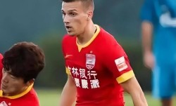 意外！奥尔西奇在欧冠狂轰拜仁，韩鹏亲赴欧洲争取MVP前腰转会鲁能